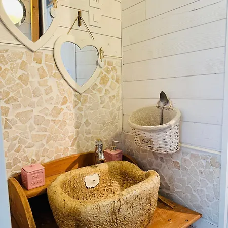 Holiday home Maison Charmante